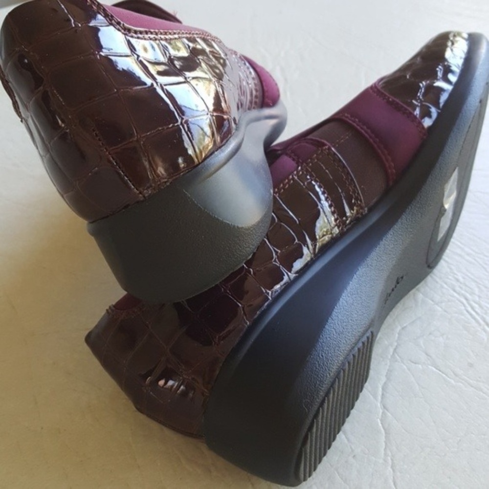 New Clark's 9 wide loafers